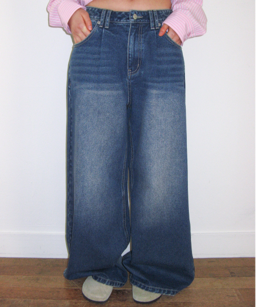 AMESWORLDWIDE（アメスワールドワイド）の「FLARED DENIM PANTS BLUE（デニムパンツ・レディース・その他・MEDIUM/LARGE/SMALL）」の2枚目の写真