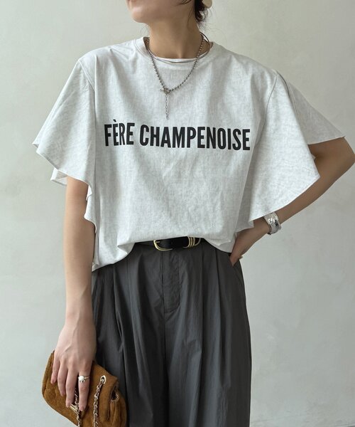 DouDou(ドゥドゥ)の「【WEB限定】ラッフルスリーブロゴTEE(Tシャツ/カットソー・レディース・ブラック/オフホワイト/ブラウン・FREE)」の1枚目の写真