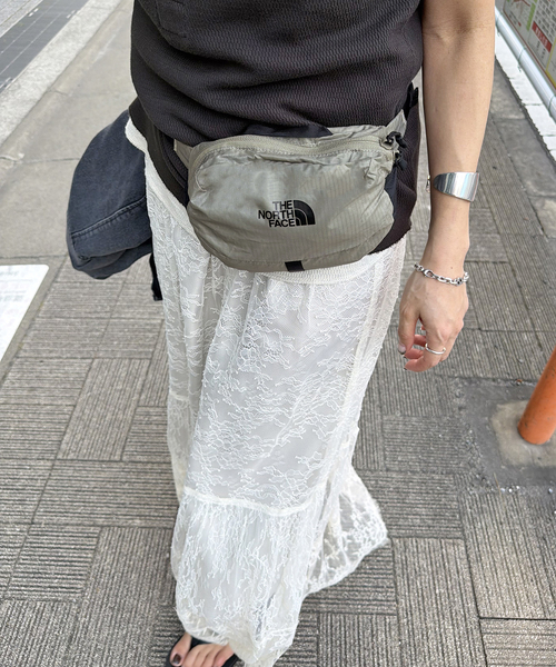 THE NORTH FACE(ザノースフェイス)の「《追加》【THE NORTH FACE/ ザノースフェイス】 Mayfly Hip Pouch(ショルダーバッグ・レディース・ブラック/チャコールグレー・FREE)」の10枚目の写真