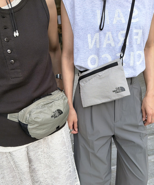 THE NORTH FACE(ザノースフェイス)の「《追加》【THE NORTH FACE/ ザノースフェイス】 Mayfly Hip Pouch(ショルダーバッグ・レディース・ブラック/チャコールグレー・FREE)」の9枚目の写真