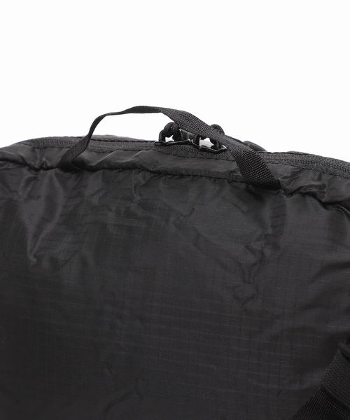 THE NORTH FACE(ザノースフェイス)の「《追加》【THE NORTH FACE/ ザノースフェイス】 Mayfly Hip Pouch(ショルダーバッグ・レディース・ブラック/チャコールグレー・FREE)」の3枚目の写真