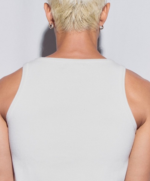 BLR BLUER(ビーエルアールブラー)の「【BLR BLUER】Logo Rivet Sleeveless / 【ビーエルアール ブラー】ロゴリベットタンクトップ(タンクトップ・メンズ・ホワイト/ブラック・M/L)」の3枚目の写真