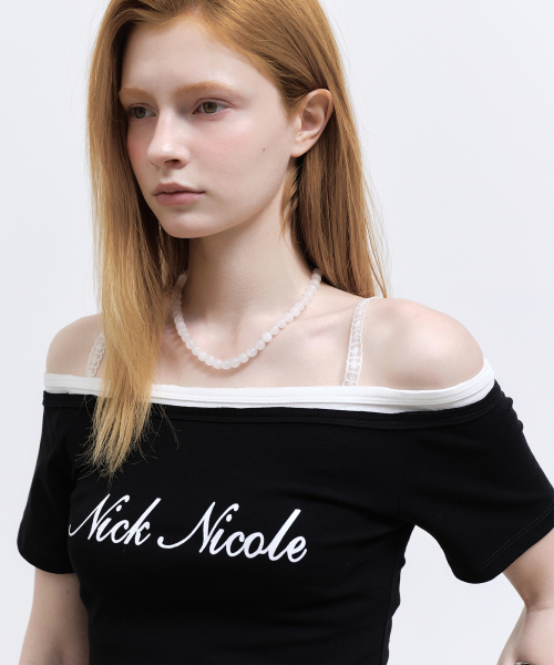 NICK&NICOLE（ニックアンドニコール）の「OFF-SHOULDER FRILL CROP TOP_BLACK（Tシャツ/カットソー・レディース・その他・FREE）」の2枚目の写真