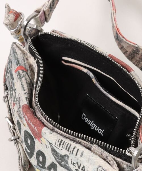 Desigual(デシグアル)の「graffiti collage shoulder bag /グラフィティコラージュショルダーバッグ(ショルダーバッグ・レディース・マルチ・FREE)」の7枚目の写真
