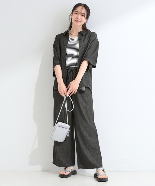 SHOO・LA・RUE(シューラルー)の「【セットアップ可/S-LL】ライトオンスデニム イージーワイドパンツ(デニムパンツ・レディース・ブラック/ライトブルー/ネイビー・03/02/04/01)」の7枚目の写真