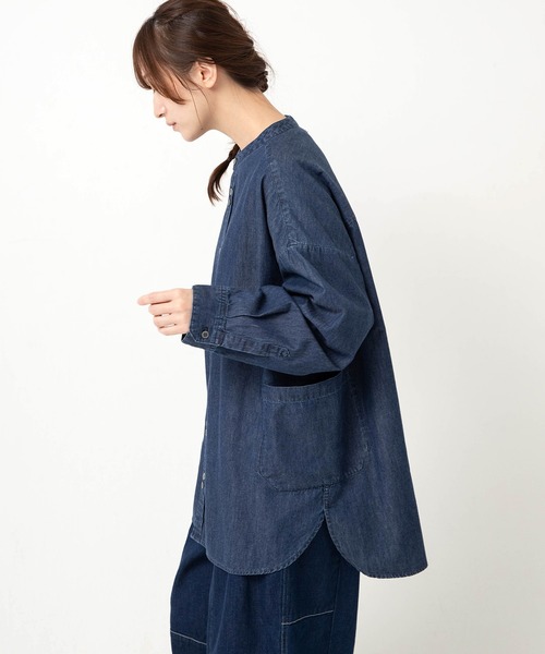 URCH RNA(アーチ アールエヌエー)の「B2980 アトリエチュニックデニムシャツ(シャツ/ブラウス・レディース・ライトインディゴブルー/インディゴブルー・FREE)」の4枚目の写真