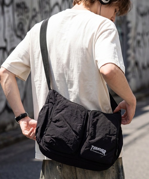 THRASHER（スラッシャー）の「【THRASHER/スラッシャー】ダブルポケット ショルダーバッグ（ショルダーバッグ・メンズ・ブラック系1/ブラック・FREE）」の7枚目の写真