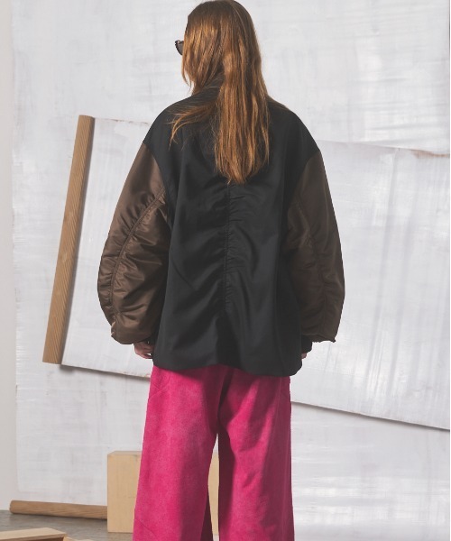 MAISON SPECIAL（メゾンスペシャル）の「《UNISEX》Prime-Over MA-1 Sleeve Double Breasted Curved Zip Tailored Jacket/プライムオーバーMA-1スリーブダブルブレストカーブジップテーラードジャケット【MAISON SPECIAL/メゾンスペシャル】（テーラードジャケット・メンズ・ライトグリーン/カーキ/ブラック・2/1）」の17枚目の写真
