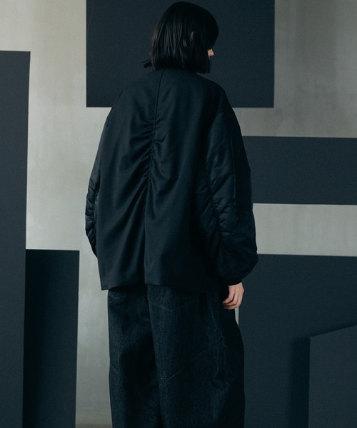 MAISON SPECIAL（メゾンスペシャル）の「《UNISEX》Prime-Over MA-1 Sleeve Double Breasted Curved Zip Tailored Jacket/プライムオーバーMA-1スリーブダブルブレストカーブジップテーラードジャケット【MAISON SPECIAL/メゾンスペシャル】（テーラードジャケット・メンズ・ライトグリーン/カーキ/ブラック・2/1）」の14枚目の写真