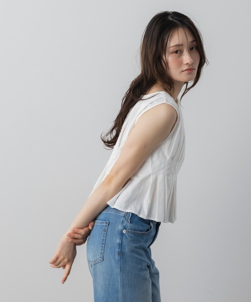 AJUGA.（アジュガ）の「ランダムプリーツデザイントップス（タンクトップ・レディース・ホワイト・FREE）」の4枚目の写真