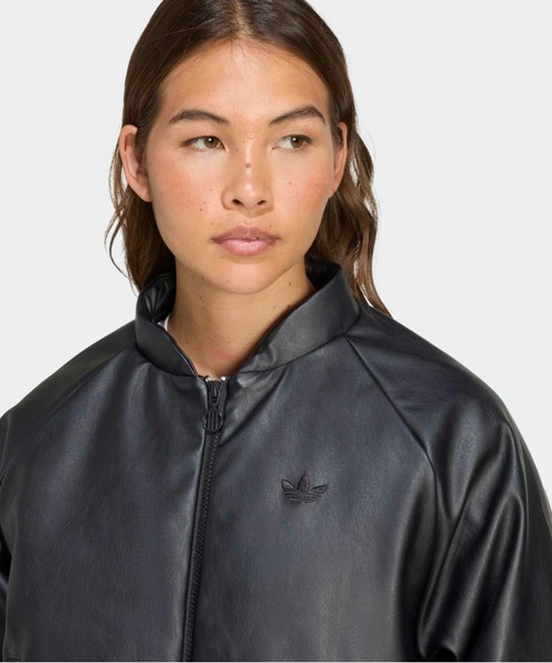 adidas(アディダス)の「プレザー ボンバー 合成ダウンジャケット / アディダスオリジナルス adidas Originals(ダウンジャケット/コート・レディース・ブラック・XX-LARGE/3XL/LARGE/MEDIUM/SMALL/X-LARGE/X-SMALL)」の5枚目の写真