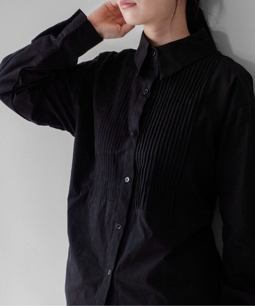 on:nue(オンニュ)の「【on:nue】 ピンタックウエストリボンオーバーシャツ /26-27 AW COLLECTION(シャツ/ブラウス・レディース・ブルー/ホワイト/ブラック/ブラウン・FREE)」の2枚目の写真