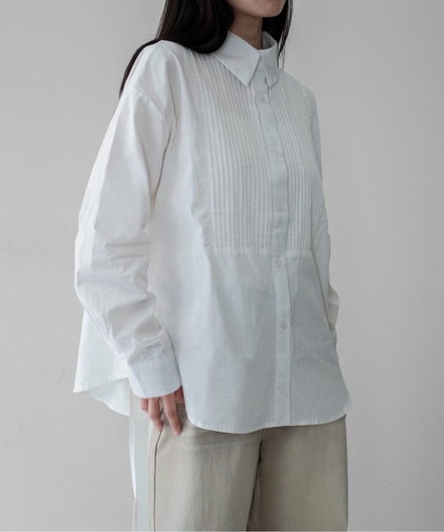 on:nue(オンニュ)の「【on:nue】 ピンタックウエストリボンオーバーシャツ /26-27 AW COLLECTION(シャツ/ブラウス・レディース・ブルー/ホワイト/ブラック/ブラウン・FREE)」の12枚目の写真