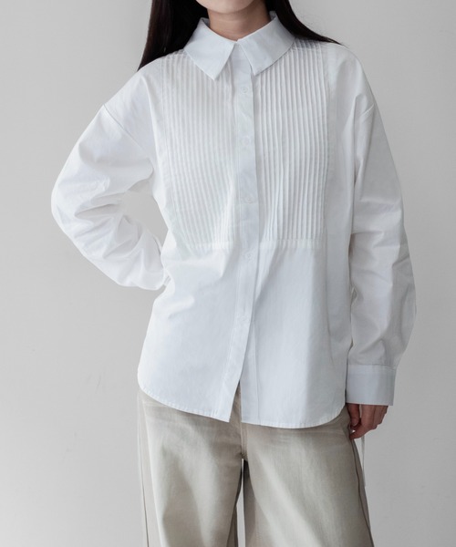 on:nue(オンニュ)の「【on:nue】 ピンタックウエストリボンオーバーシャツ /26-27 AW COLLECTION(シャツ/ブラウス・レディース・ブルー/ホワイト/ブラック/ブラウン・FREE)」の13枚目の写真
