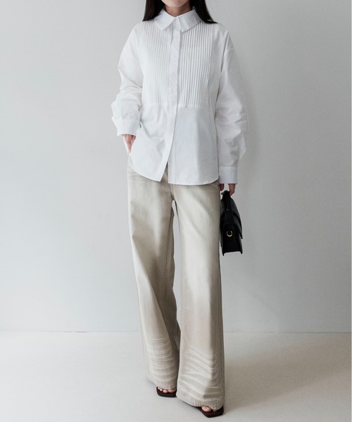on:nue(オンニュ)の「【on:nue】 ピンタックウエストリボンオーバーシャツ /26-27 AW COLLECTION(シャツ/ブラウス・レディース・ブルー/ホワイト/ブラック/ブラウン・FREE)」の10枚目の写真