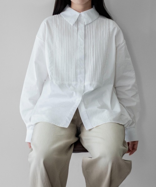 on:nue(オンニュ)の「【on:nue】 ピンタックウエストリボンオーバーシャツ /26-27 AW COLLECTION(シャツ/ブラウス・レディース・ブルー/ホワイト/ブラック/ブラウン・FREE)」の9枚目の写真