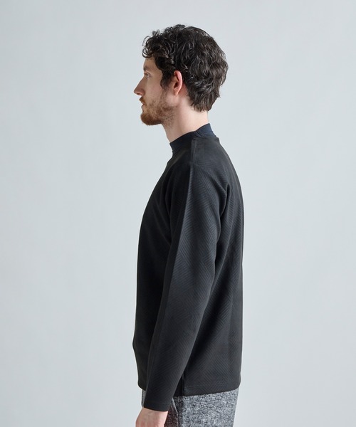 MEN'S BIGI（メンズビギ）の「テックスエードダンボールモックネックロングT［ストレッチ］（Tシャツ/カットソー・メンズ・ブルー/オフホワイト・02/01/03）」の3枚目の写真