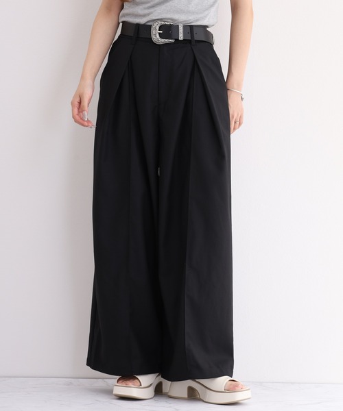 laulea(ラウレア)の「laulea 合皮ベルト付ダブルタックワイドパンツ(スラックス・レディース・ブラック/ダークグレー・M/L)」の6枚目の写真