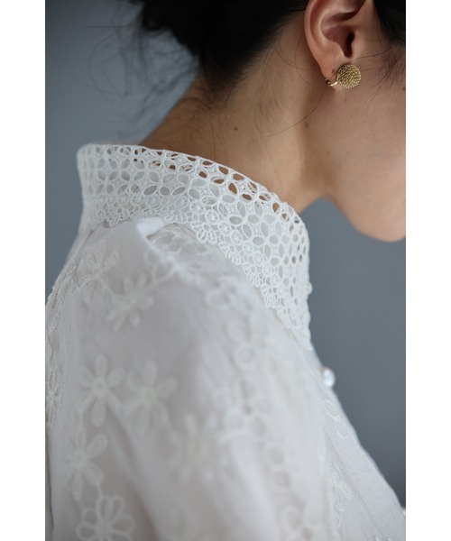 cawaii（カワイイ）の「花刺繍とレースのポワン袖ブラウス（シャツ/ブラウス・レディース・ブラック/ホワイト・FREE）」の7枚目の写真