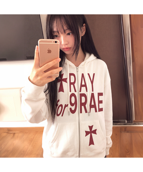 GRAVER（グレーバー）の「[UNISEX]PRAY FOR ジップアップパーカー_4カラー（パーカー・レディース・ブラック/グレー/イエロー/ホワイト・LARGE/MEDIUM）」の2枚目の写真