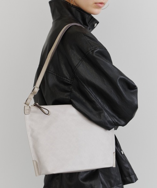 PELLEBORSA(ペレボルサ)の「スモールサイズショルダーバッグ Tria 9222(ショルダーバッグ・レディース・グレー系その他/ブラック系その他・FREE)」の15枚目の写真