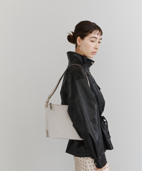 PELLEBORSA(ペレボルサ)の「スモールサイズショルダーバッグ Tria 9222(ショルダーバッグ・レディース・グレー系その他/ブラック系その他・FREE)」の16枚目の写真
