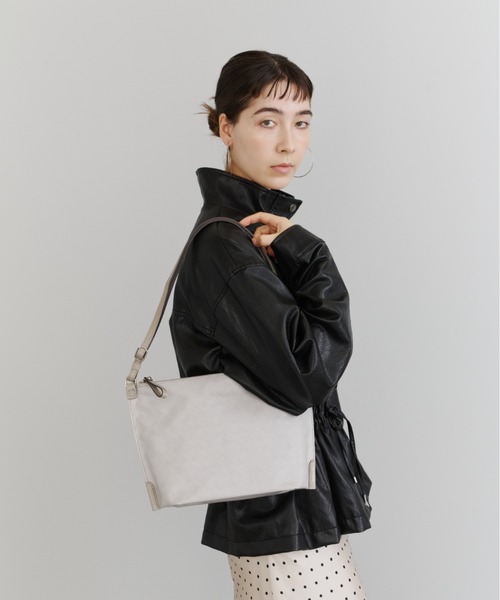 PELLEBORSA(ペレボルサ)の「スモールサイズショルダーバッグ Tria 9222(ショルダーバッグ・レディース・グレー系その他/ブラック系その他・FREE)」の17枚目の写真