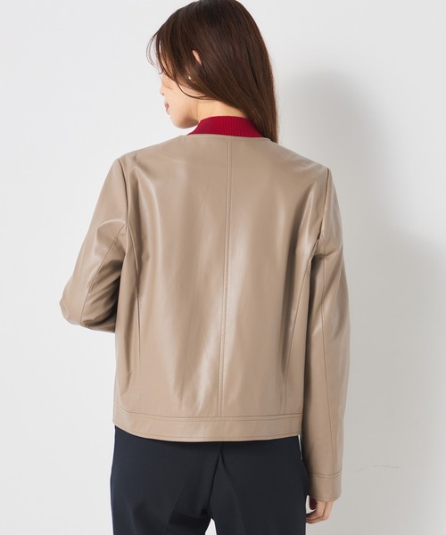 GALLORIA(ギャローリア)の「【手洗いOK】フェイクレザーノーカラージャケット(ノーカラージャケット・レディース・ベージュ/ブラウン・M/L/S/LL)」の4枚目の写真