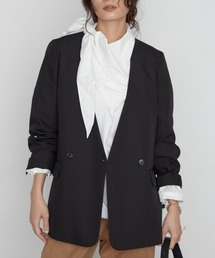 《シーンを問わず使える》ノーカラージャケット 秋服