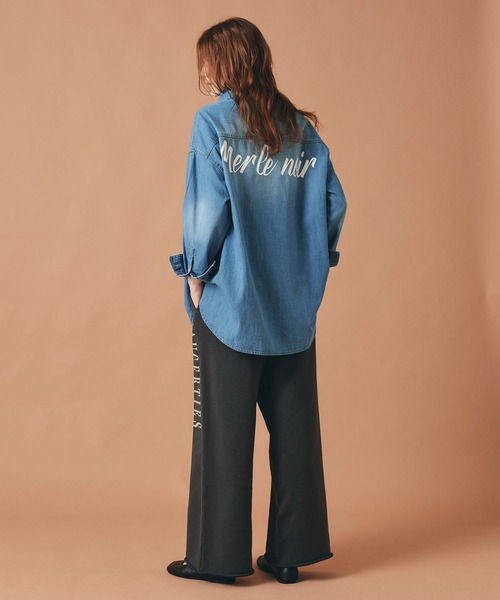 AT THE TRNK(アットザトランク)の「バック ロゴプリント デニム シャツ AT THE TRNK(シャツ/ブラウス・レディース・ブルー・フリー)」の20枚目の写真