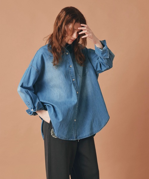 AT THE TRNK(アットザトランク)の「バック ロゴプリント デニム シャツ AT THE TRNK(シャツ/ブラウス・レディース・ブルー・フリー)」の12枚目の写真