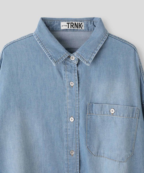 AT THE TRNK(アットザトランク)の「バック ロゴプリント デニム シャツ AT THE TRNK(シャツ/ブラウス・レディース・ブルー・フリー)」の9枚目の写真