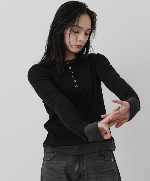 SENSE OF PLACE by URBAN RESEARCH(センスオブプレイスバイアーバンリサーチ)の「ヘンリーネックレイヤードトップ(Tシャツ/カットソー・レディース・ブラック/グレー/ブラウン・ONE)」の5枚目の写真