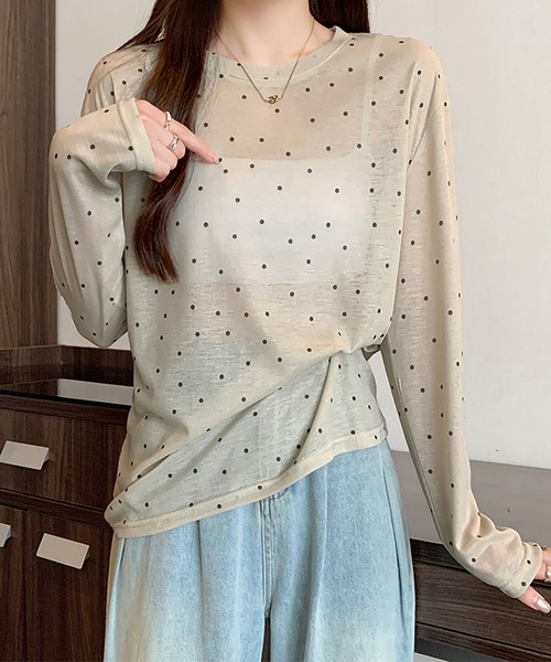 Doux Belle(ドゥーベル)の「ドット柄シアー長袖プルオーバー(Tシャツ/カットソー・レディース・ホワイト/ブラック/ベージュ/グレー・FREE)」の7枚目の写真