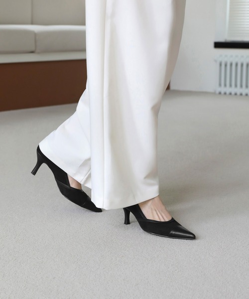 SAPPUN(サプン)の「Sorenne(ソレンヌ)コンビスティレットパンプス(7cm)(220-65205)SAPPUN(サプン)(パンプス・レディース・ブラック/ベージュ・22.5/23/23.5/24/24.5)」の5枚目の写真
