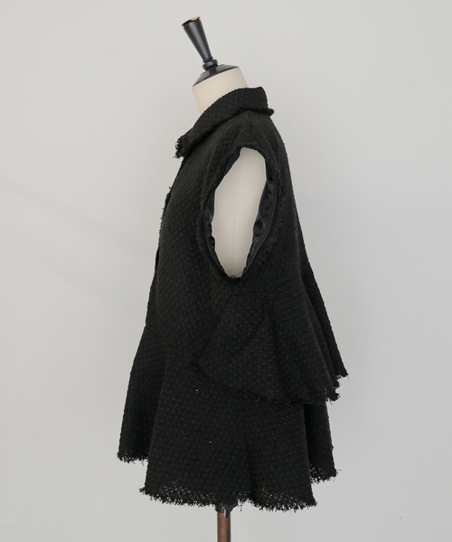CLEIO（クレイオ）の「【CLEIO】2WAYバックティアード・ツイードフレアジャケット 2WAY BACK TIERED TWEED FLARE JACKET（ステンカラーコート・レディース・アイボリー/ブラック・FREE）」の4枚目の写真
