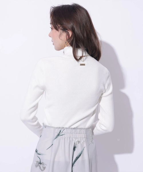 Mystrada(マイストラーダ)の「ウールタートルニット(ニット/セーター・レディース・ホワイト/レッド/ブラック/ベージュ系その他・38)」の7枚目の写真