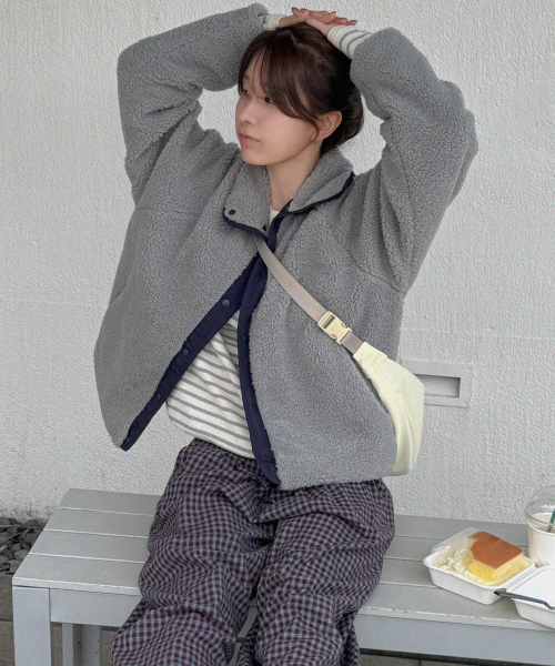 DRAWFIT WOMEN（ドローフィットウーマン）の「[DRAWFITWOMAN X ALOHA] リバーシブル DOWNY ボアジャケット [ブラウン]（その他アウター・レディース・その他・SMALL/MEDIUM）」の5枚目の写真