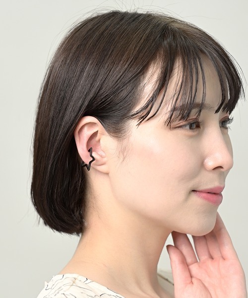 Fun & Daily（ファンアンドデイリー）の「F&D : スターイヤーカフ（イヤーカフ・レディース・ゴールド/シルバー/ブラック・FREE）」の17枚目の写真