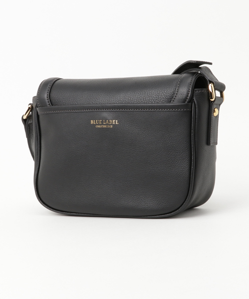 BLUE LABEL CRESTBRIDGE（ブルーレーベルクレストブリッジ）の「ソフトレザー　フラップショルダーバッグ（ショルダーバッグ・レディース・レッド/ブラック・X）」の3枚目の写真