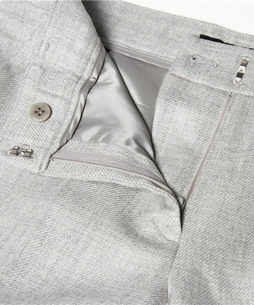 Demi-Luxe BEAMS（デミルクス ビームス）の「LAPIS LUCE / ウール 裾ダブル9分丈パンツ（スラックス・レディース・ライトグレー/チャコールグレー・36/38/40）」の9枚目の写真