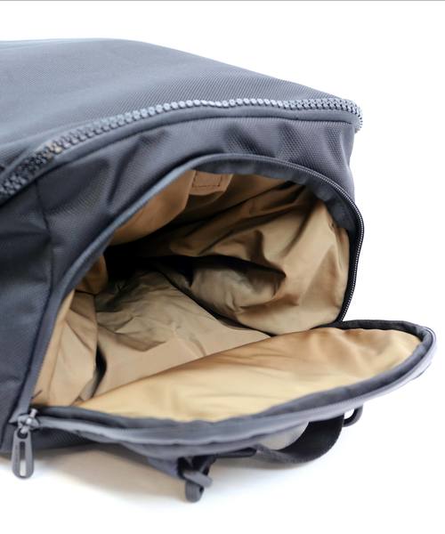 wdl.(ワームデザインラボ)の「【worm design lab/ワーム デザイン ラボ 】CITY TRAVEL BACKPACK(バックパック/リュック・メンズ・ブラック/ネイビー・FREE)」の13枚目の写真