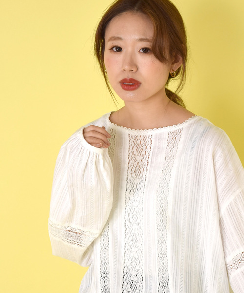 w closet（ダブルクローゼット）の「ストライプドビーレース切替ブラウス（シャツ/ブラウス・レディース・ホワイト/キナリ/ライトグレー・FREE）」の7枚目の写真