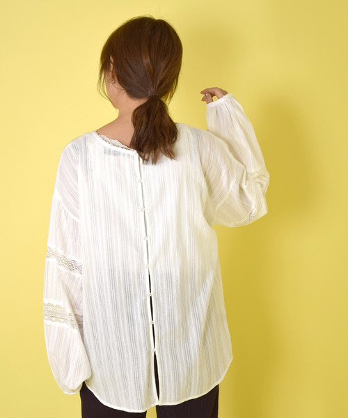 w closet（ダブルクローゼット）の「ストライプドビーレース切替ブラウス（シャツ/ブラウス・レディース・ホワイト/キナリ/ライトグレー・FREE）」の8枚目の写真