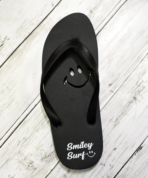 291295=HOMME(ニーキューイチニーキューゴーオム)の「【SMILEY FACE】 スマイルマーク ビーチサンダル(サンダル・メンズ・ブラック/アイボリー/ネイビー/ピンク/イエロー・2/3)」の13枚目の写真