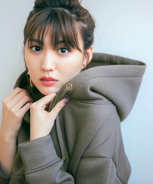 FEERICHELU（フェリーシェル）の「ボンディング バックフリル パーカー FEERICHELU（パーカー・レディース・グレー/ブラック/グレイッシュベージュ・F）」の13枚目の写真