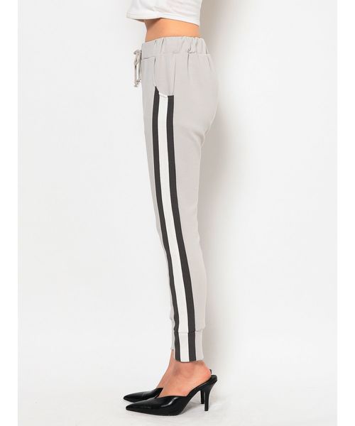 GYDA（ジェイダ）の「サイドラインパンツ（その他パンツ・レディース・ライトグレー/ブラック/ベージュ・FREE）」の15枚目の写真