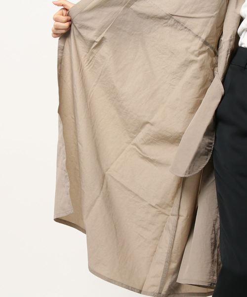 BELLUNA（ベルーナ）の「ベルト付タック使いロングガウンコート（その他アウター・レディース・ネイビー/グレイッシュベージュ/オリーブ・LARGE/MEDIUM/X-LARGE）」の12枚目の写真