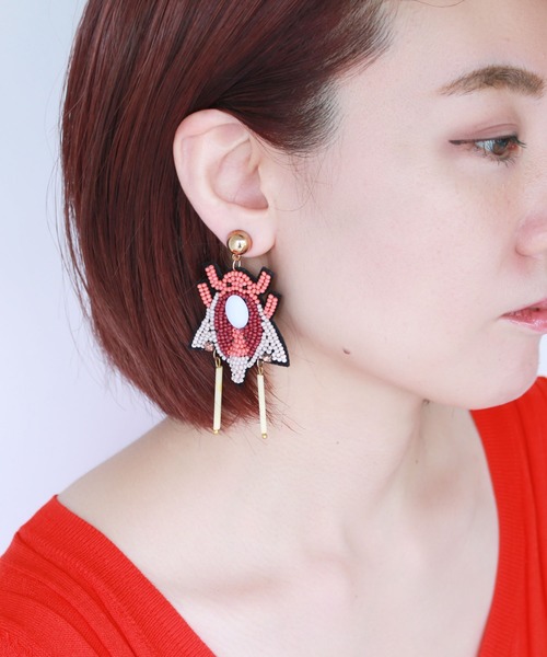 misto accessories(ミストアクセサリーズ)の「インセクトピアス(ピアス(両耳用)・レディース・ブラック/ホワイト・FREE)」の1枚目の写真