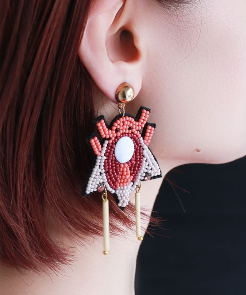 misto accessories(ミストアクセサリーズ)の「インセクトピアス(ピアス(両耳用)・レディース・ブラック/ホワイト・FREE)」の7枚目の写真